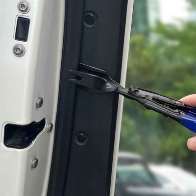 PINCE A RIVET EN PLASTIQUE PORTE