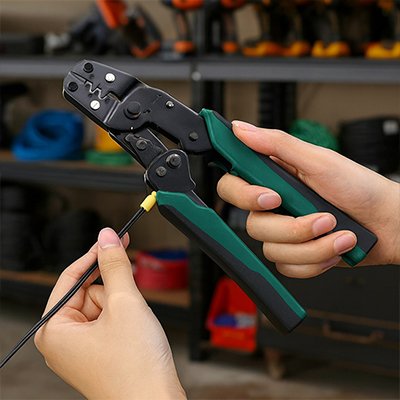 Pince à sertir verte poignée