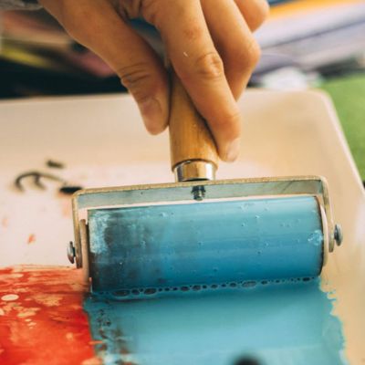 Rouleau-peinture-Encreur-bleu