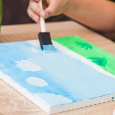 Rouleau-peinture-Laqueur-jaune-tableau