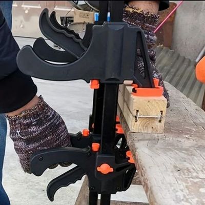 Serre joint en f main