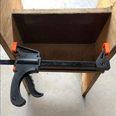 Serre joint en f noir