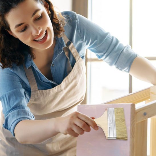 Pinceau peinture plat blanc bois