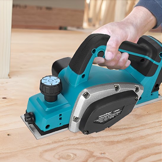 RABOT ÉLECTRIQUE MAKITA POIGNÉE